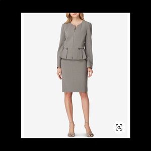 Size 6 Tahari zip-front suit jacket